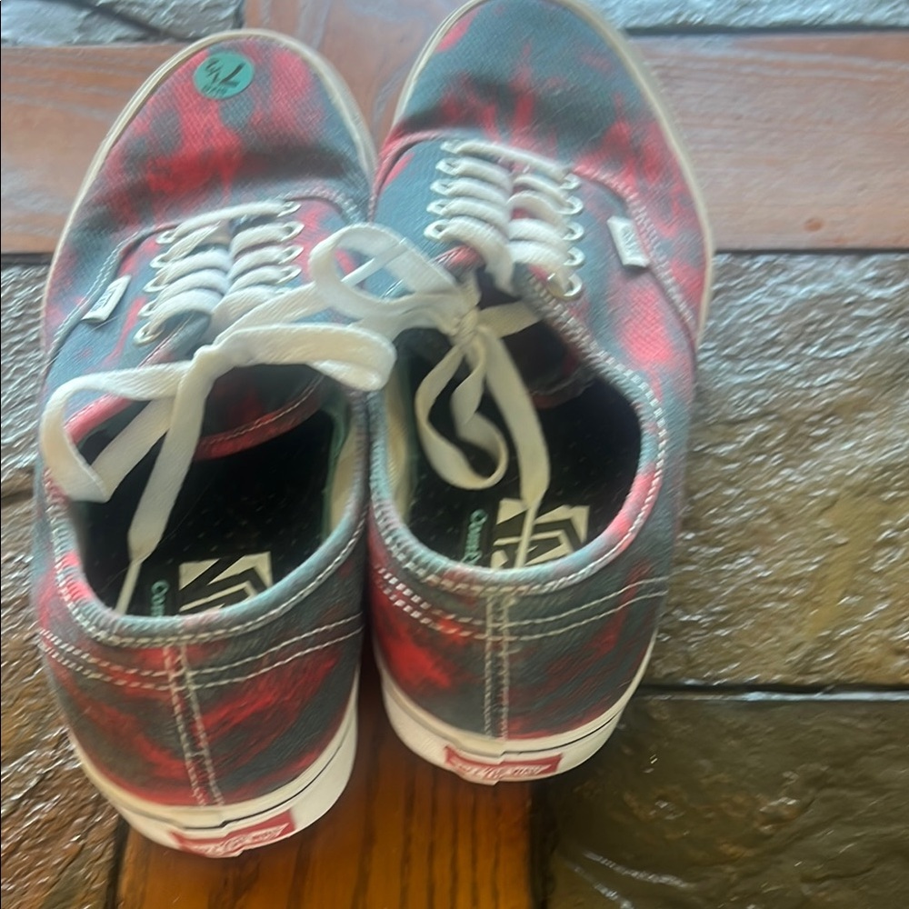Vans Tie-Dye Red and Black Sneakers men’s 7.5 NWOT - Picture 6 of 8